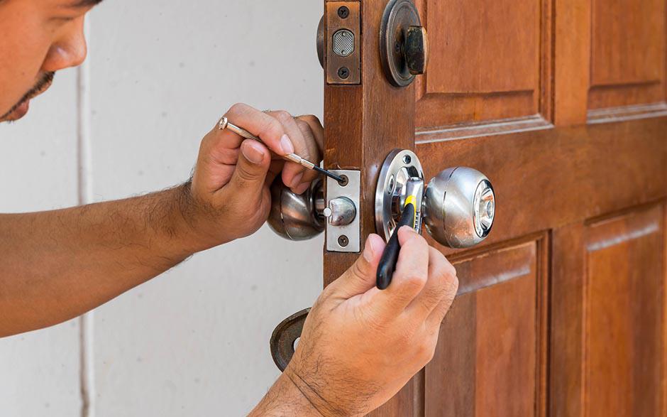 ouverture de porte claquée serrurier Milly-la-Forêt